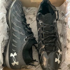 Under Armour Football Cleats- Black - size 9 Men - Like New